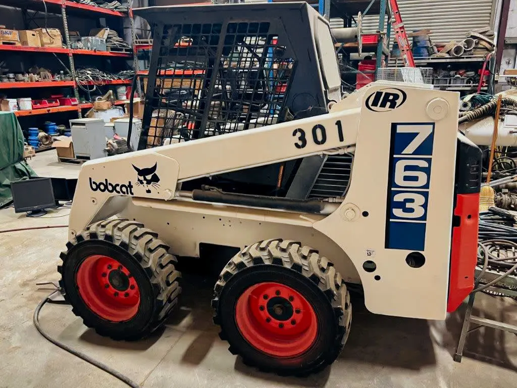 1997_Bobcat_763C_Skid_Steer_(1)