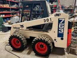 1997_Bobcat_763C_Skid_Steer_(1)