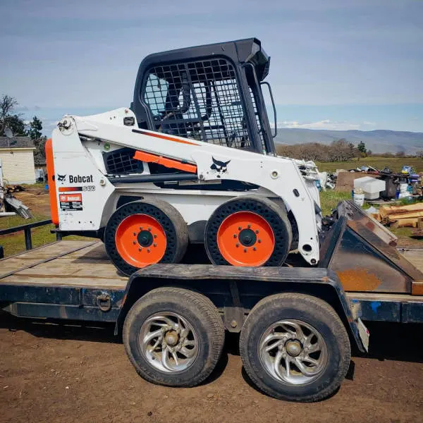 2005_Bobcat_S450_Skid_Steer_Wheel_(1)