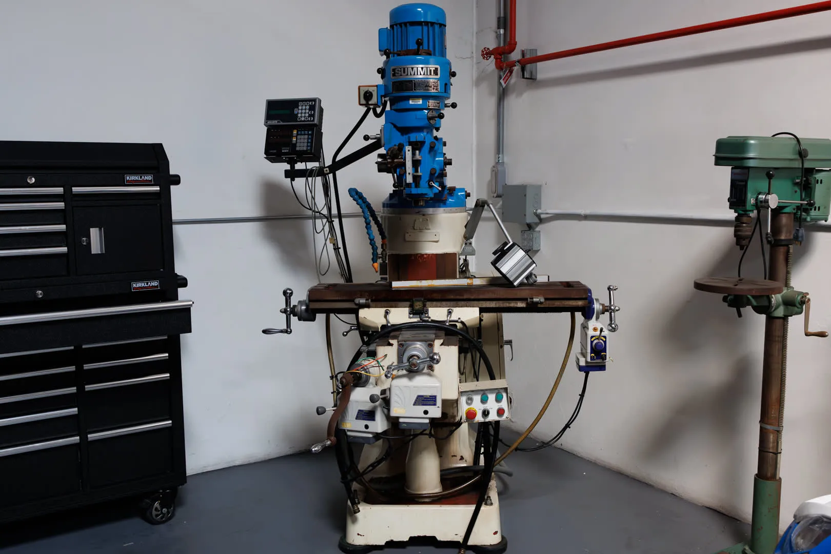 Summit_V-242B_Vertical_Mill_(1)