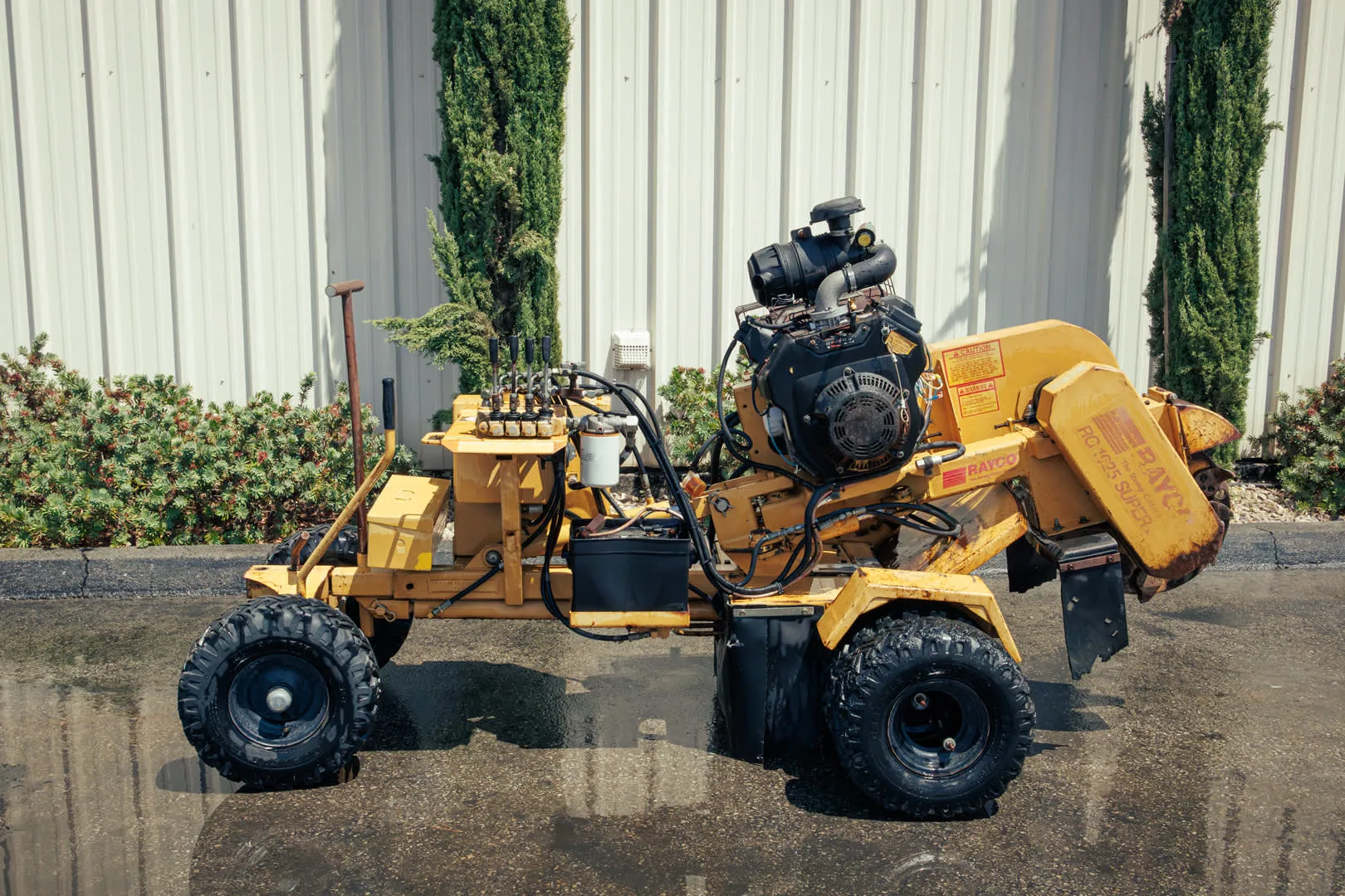 Rayco RG1625 Super JR Stump_Grinders 1
