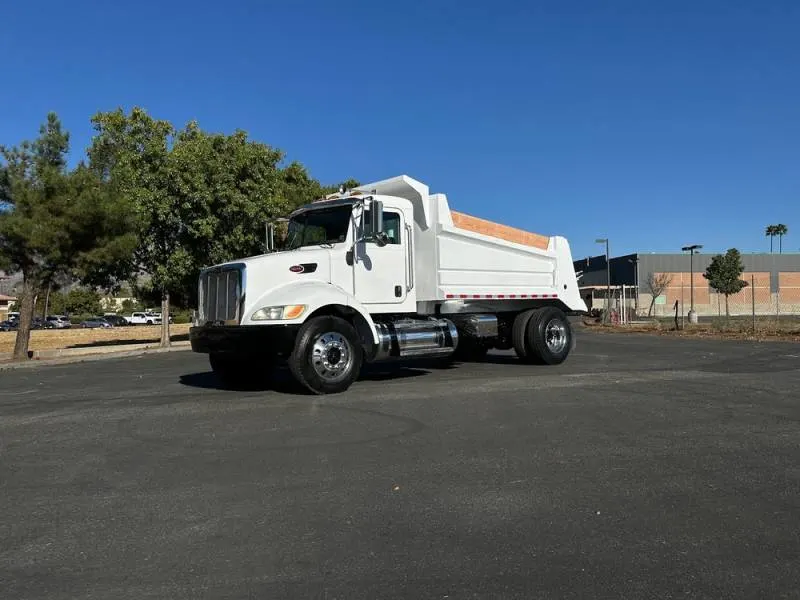 Peterbilt 335 6