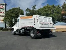 Peterbilt 335  1