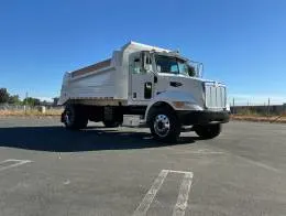 Peterbilt 335  9