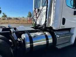 Freightliner Cascadia 125  12