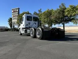Freightliner Cascadia 125  8