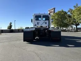 Freightliner Cascadia 125  9