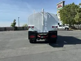 Peterbilt 337  6