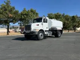 Peterbilt 337  3
