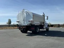 Peterbilt 337  7