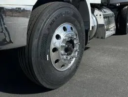 Peterbilt 337  11