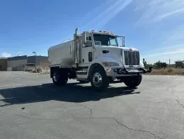 Peterbilt 337  9
