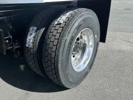 Peterbilt 337  12