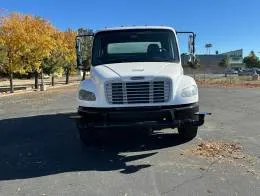 Freightliner M2  8