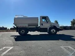 Freightliner M2  6