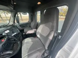 Freightliner Cascadia 125  11