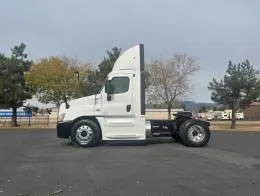 Freightliner Cascadia 125  2