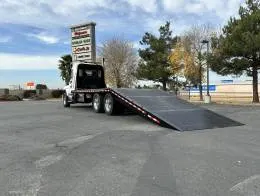 Kenworth T440  9