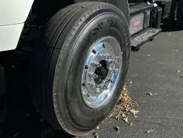 Freightliner M2  10