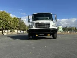 Freightliner M2  8