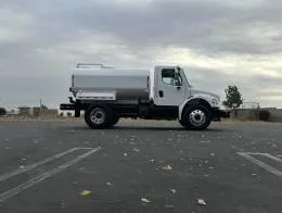 Freightliner M2  6