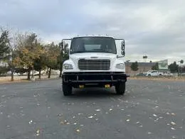 Freightliner M2  8