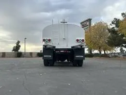 Freightliner M2  4