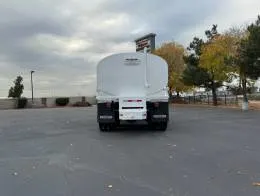 Freightliner M2  4