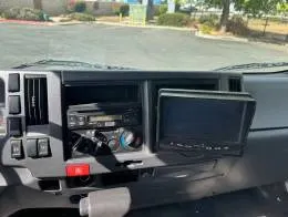 Isuzu NPR-HD  9