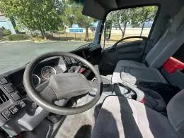 Isuzu NPR-HD  8