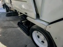 Isuzu Tymco 435 Sweeper_Truck 5