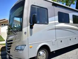Fleetwood Storm 32V Other_Vehicles 35