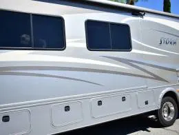 Fleetwood Storm 32V Other_Vehicles 37
