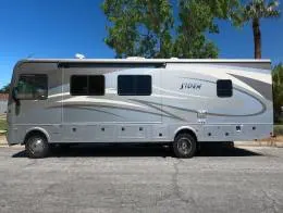 Fleetwood Storm 32V Other_Vehicles 5