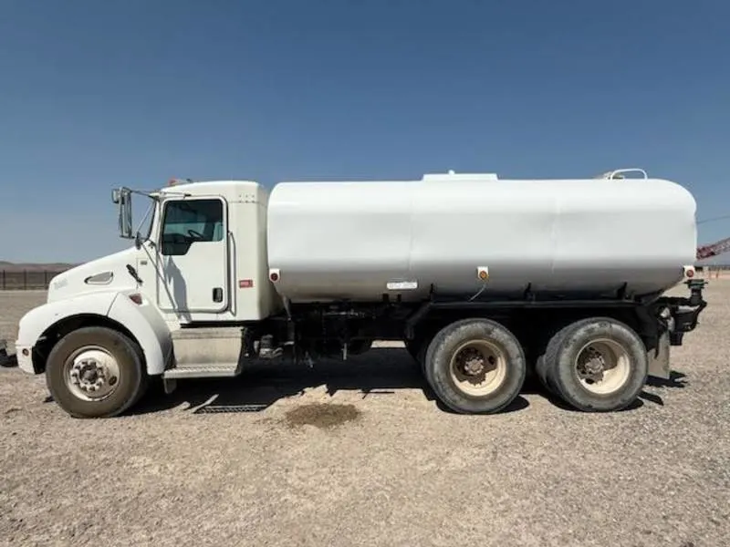Kenworth T300 1