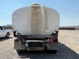 Kenworth T300  4