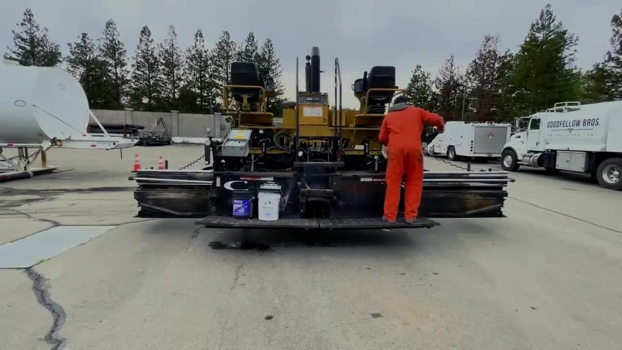 Caterpillar AP1055D Asphalt_Pavers 26
