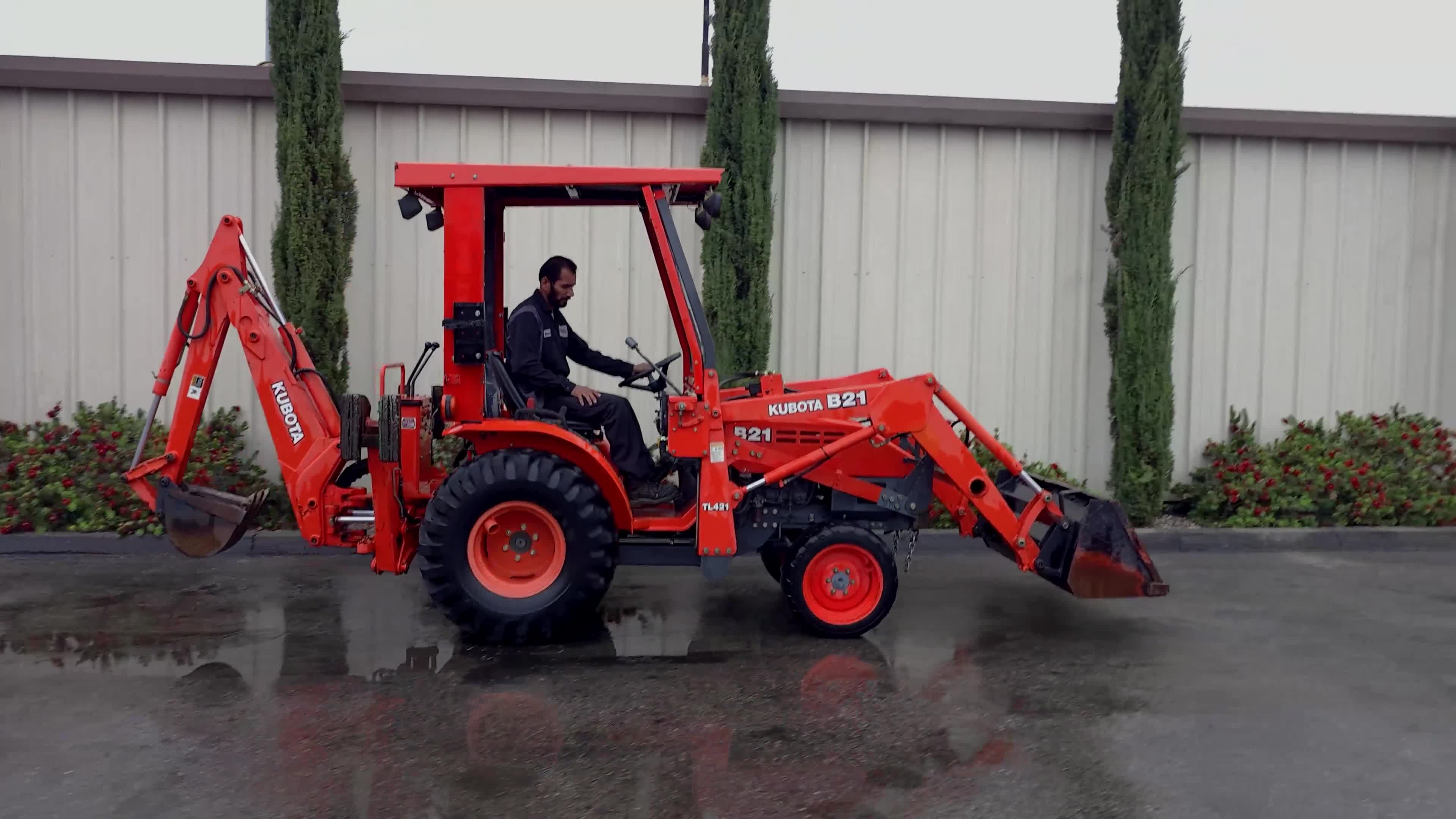 Kubota B21 Loader_Backhoes 10