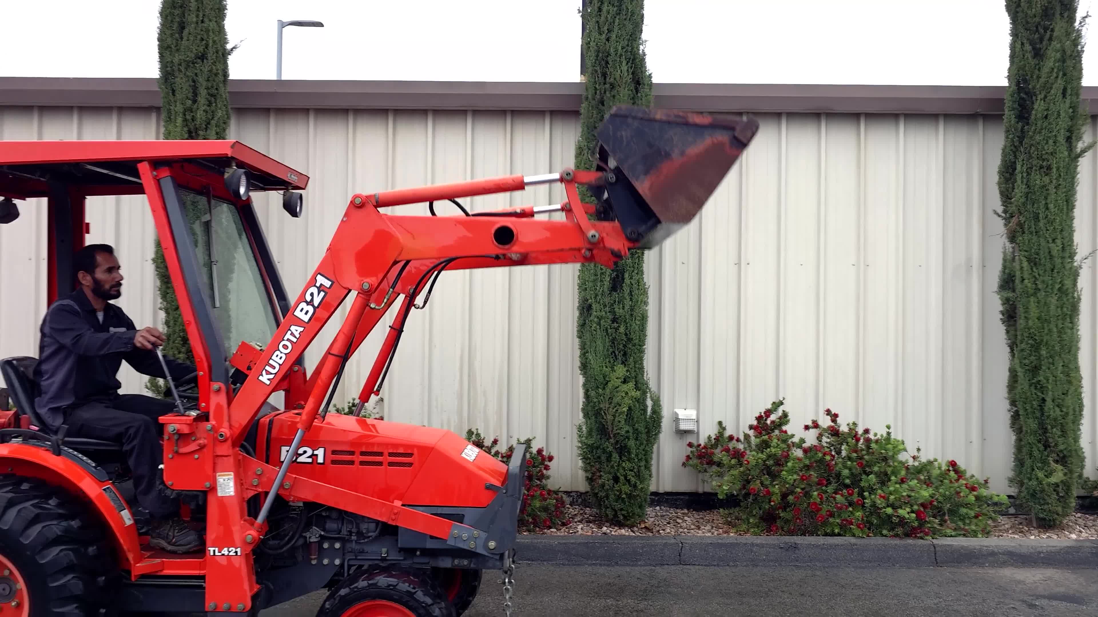 Kubota B21 Loader_Backhoes 11