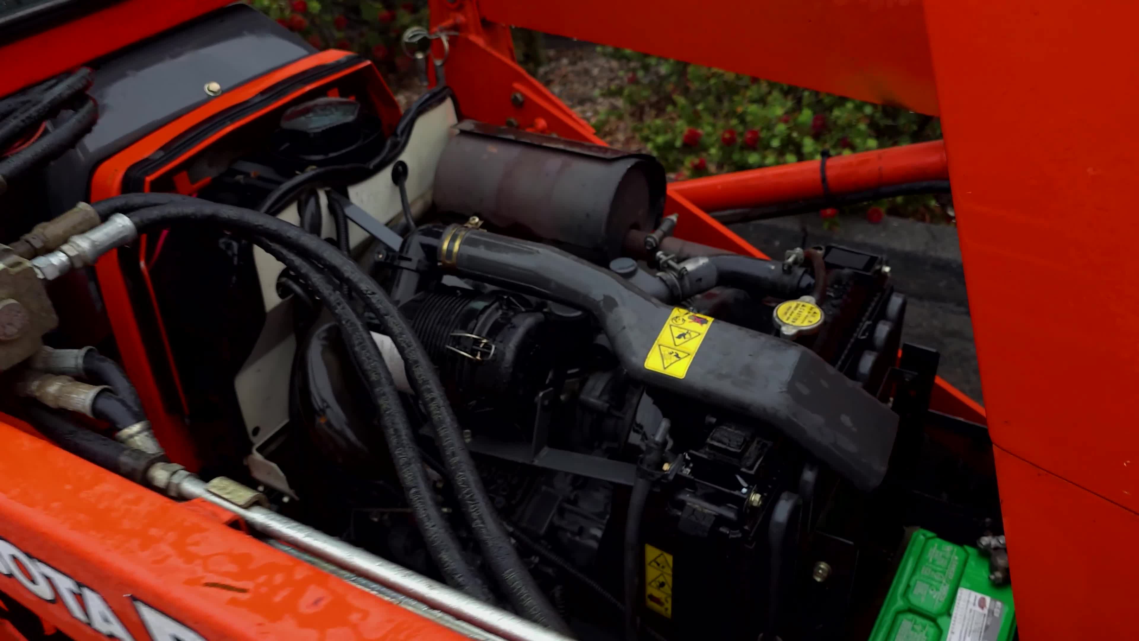 Kubota B21 Loader_Backhoes 13