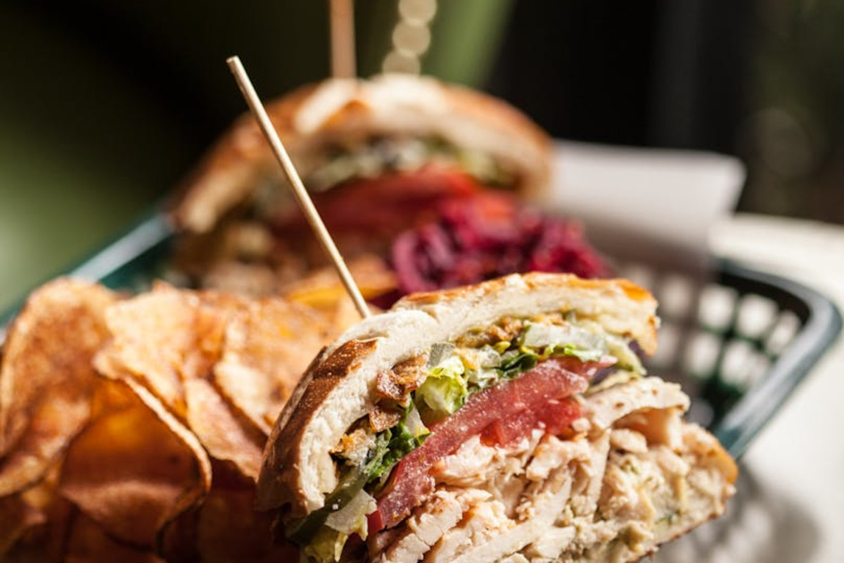 Local Craft Bar + Kitchen - Pittsburgh Intl' Airport