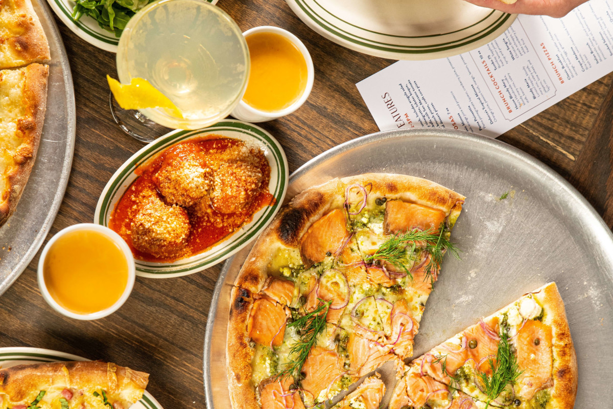 Photo 1 of 4: Delucca Gaucho Pizza - Plano