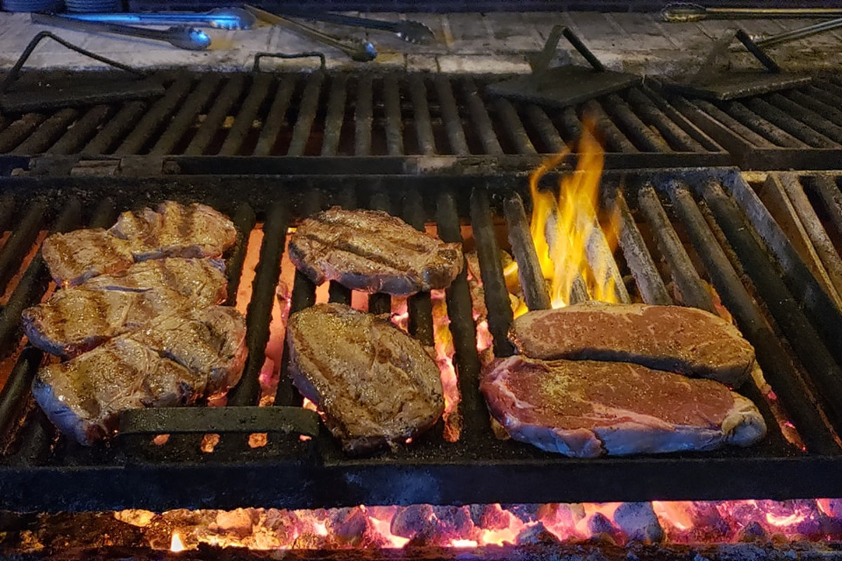 Southern Junction Nightclub & Steakhouse