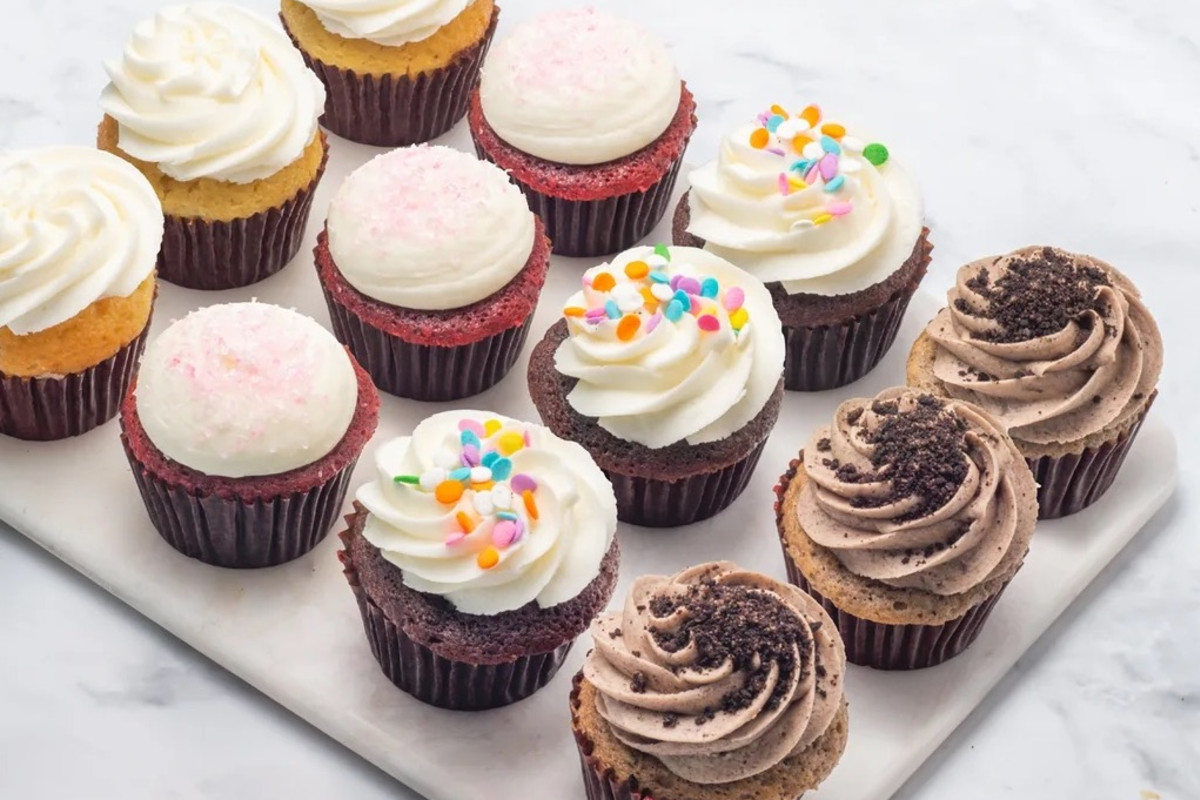 Photo 1 of 4: Misha's Cupcakes - US1 Store