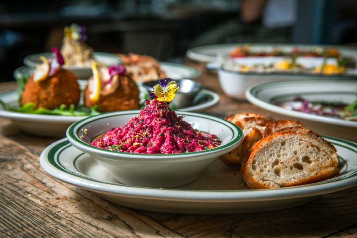 The Ten Bells Bk
