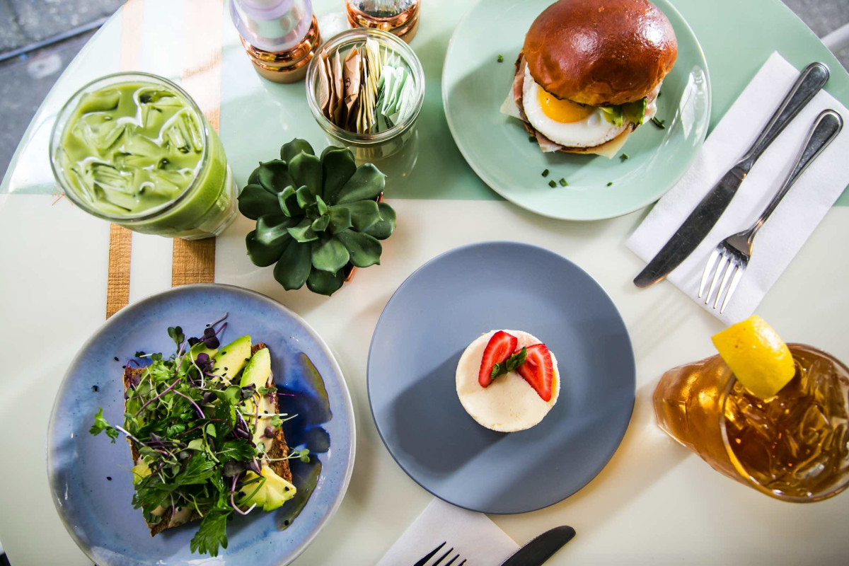 Photo 1 of 4: La Parisienne