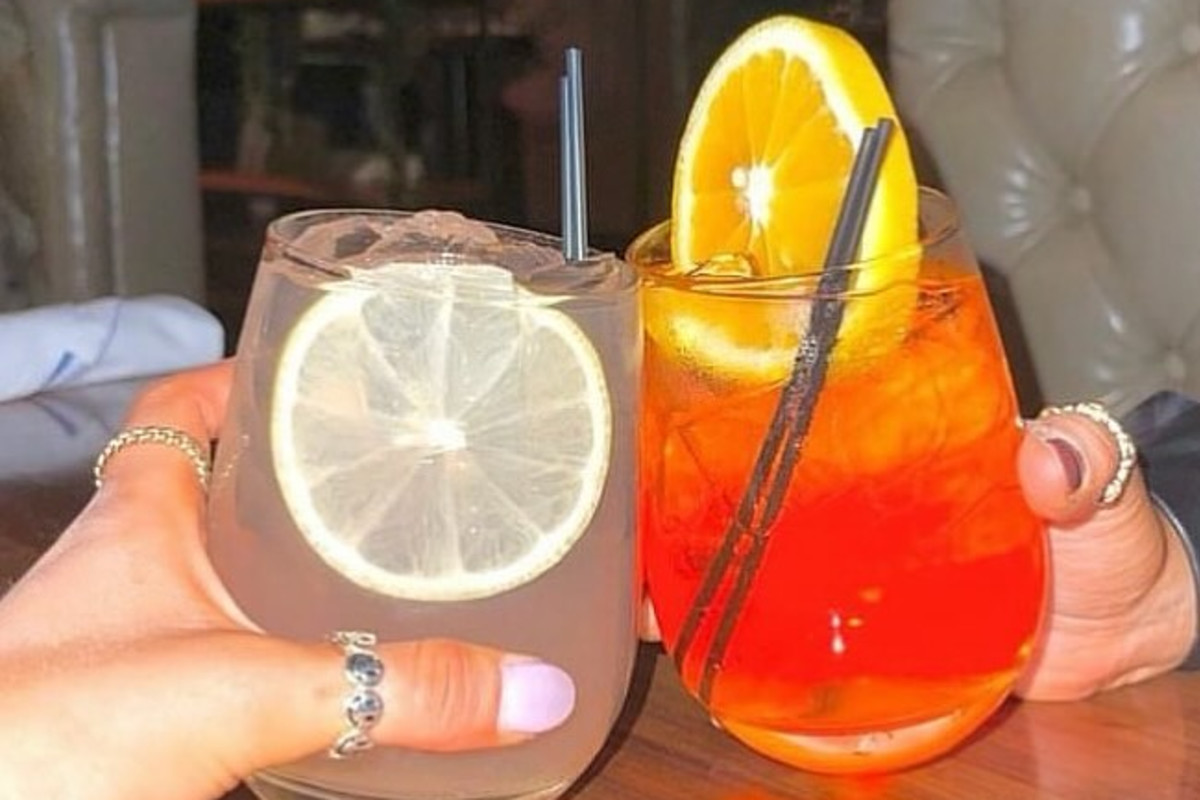 Photo 1 of 4: Spritzery