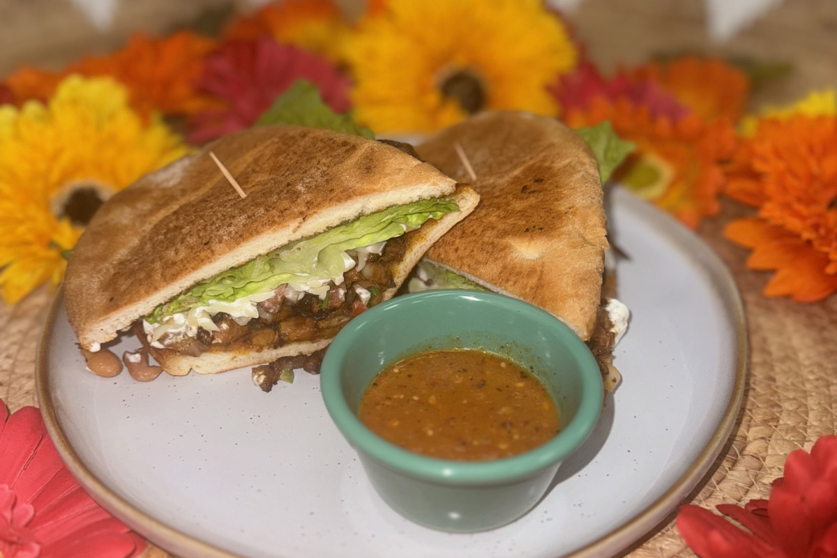 Photo 1 of 4: Tacos 2 go