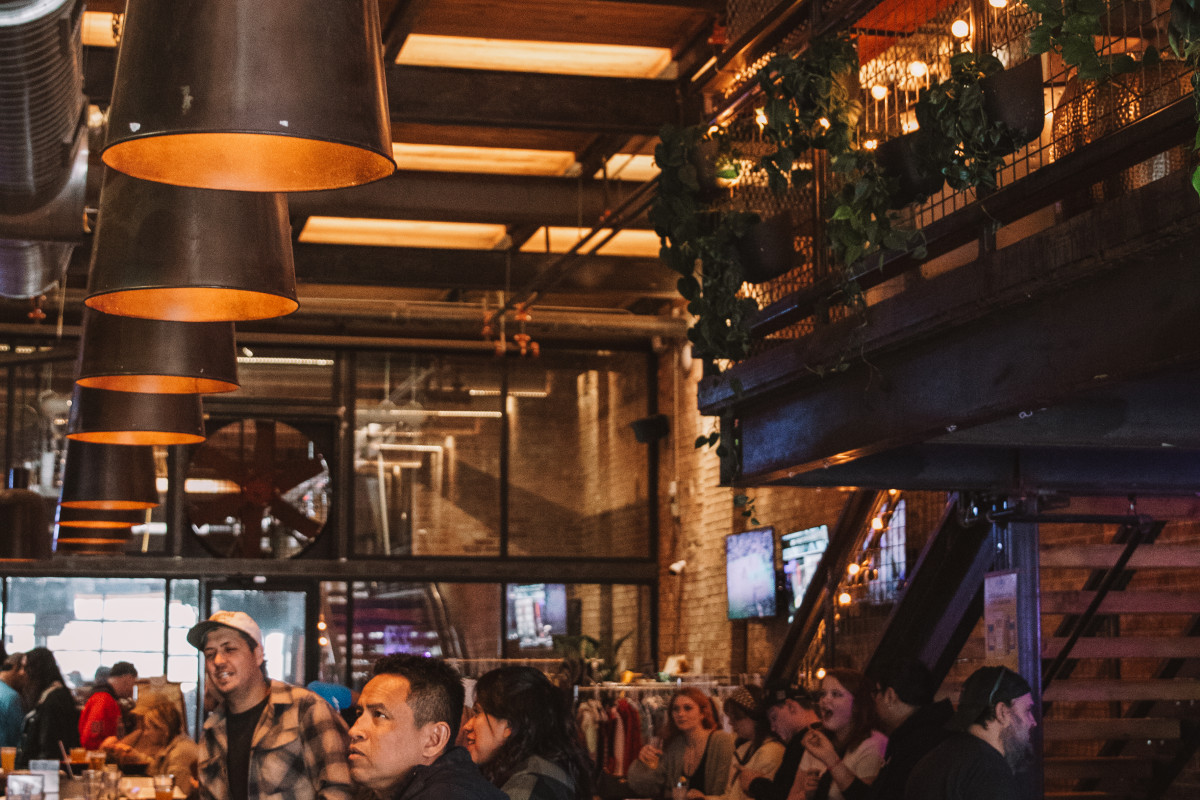 Uprise Taphouse (Coati Food Hall)