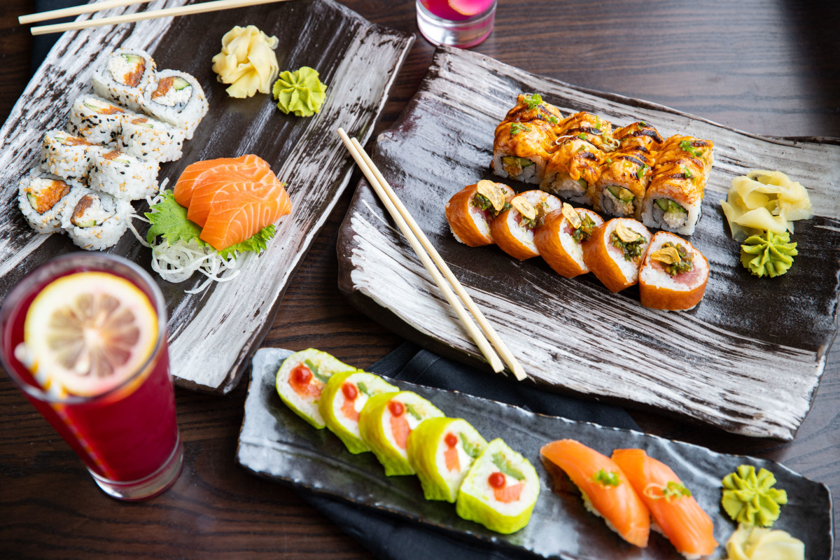 Photo 1 of 4: Blue Sushi - Lincoln Common